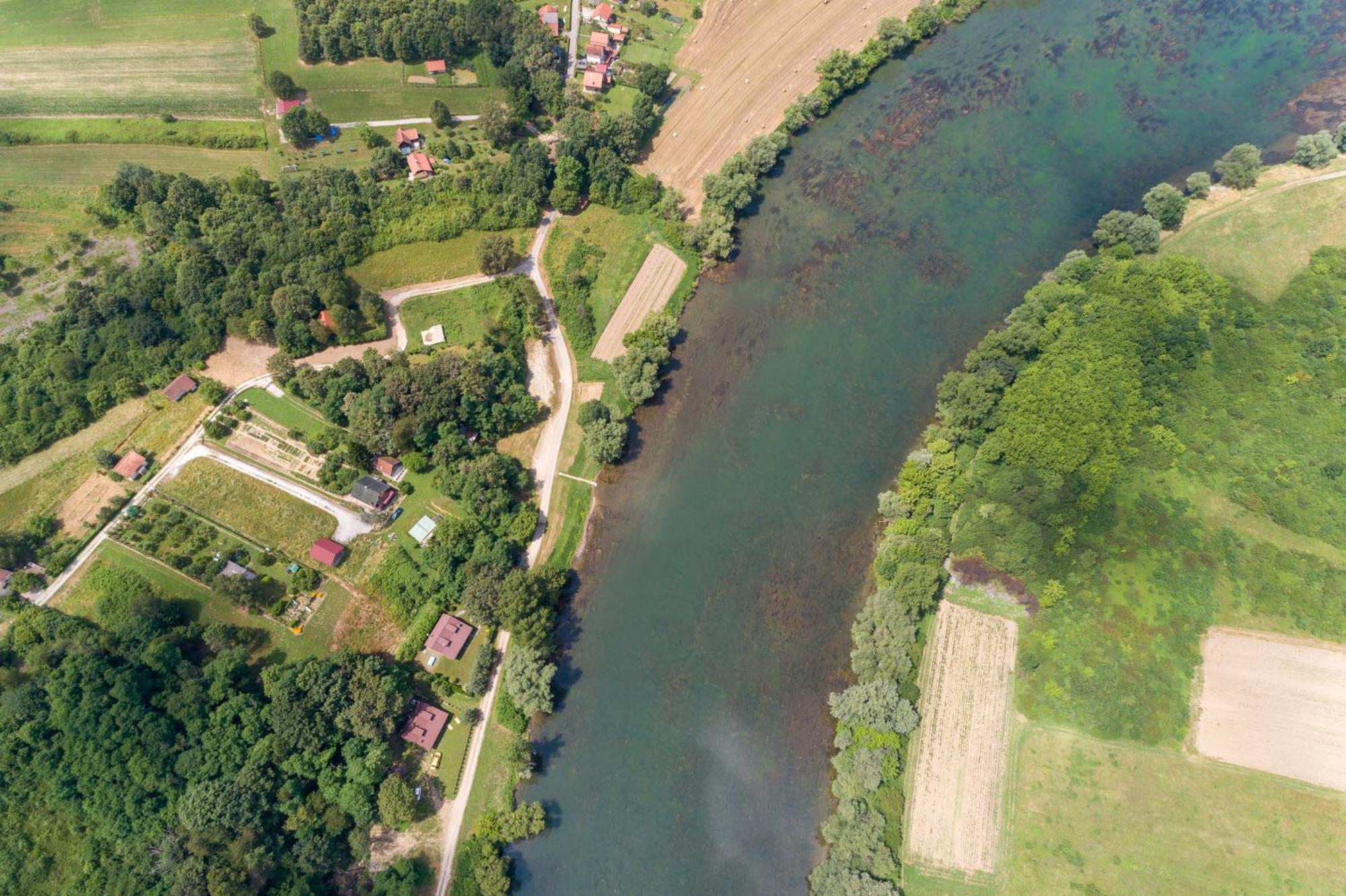 Zagreb, Kuca Za Odmor Swan River Holiday House Lasinja Bagian luar foto