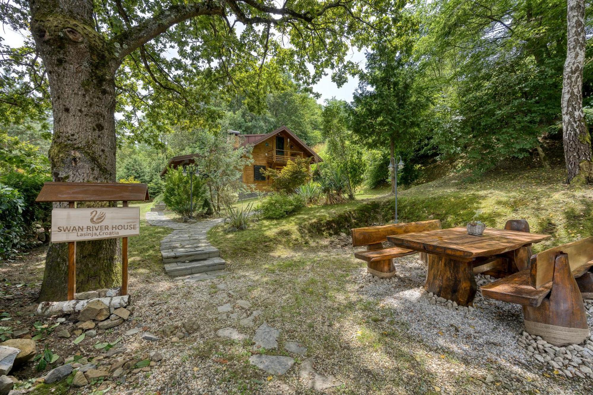 Zagreb, Kuca Za Odmor Swan River Holiday House Lasinja Bagian luar foto